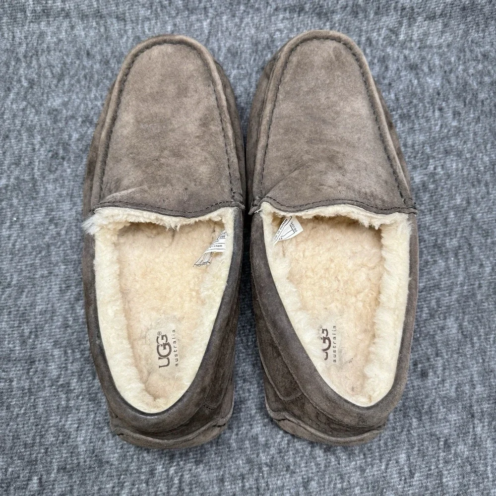 UGG Australia Ascot Genuine Shearling Suede Slippers Mens Size 11 Chocolate 5775